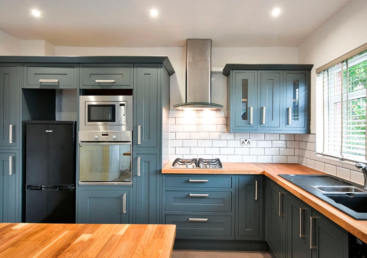 Blue and White Kitchen Cabinet Painting Updates this Tuscan Kitchen -  Eclectic - Kitchen - Austin - by Paper Moon Painting - Houzz IE